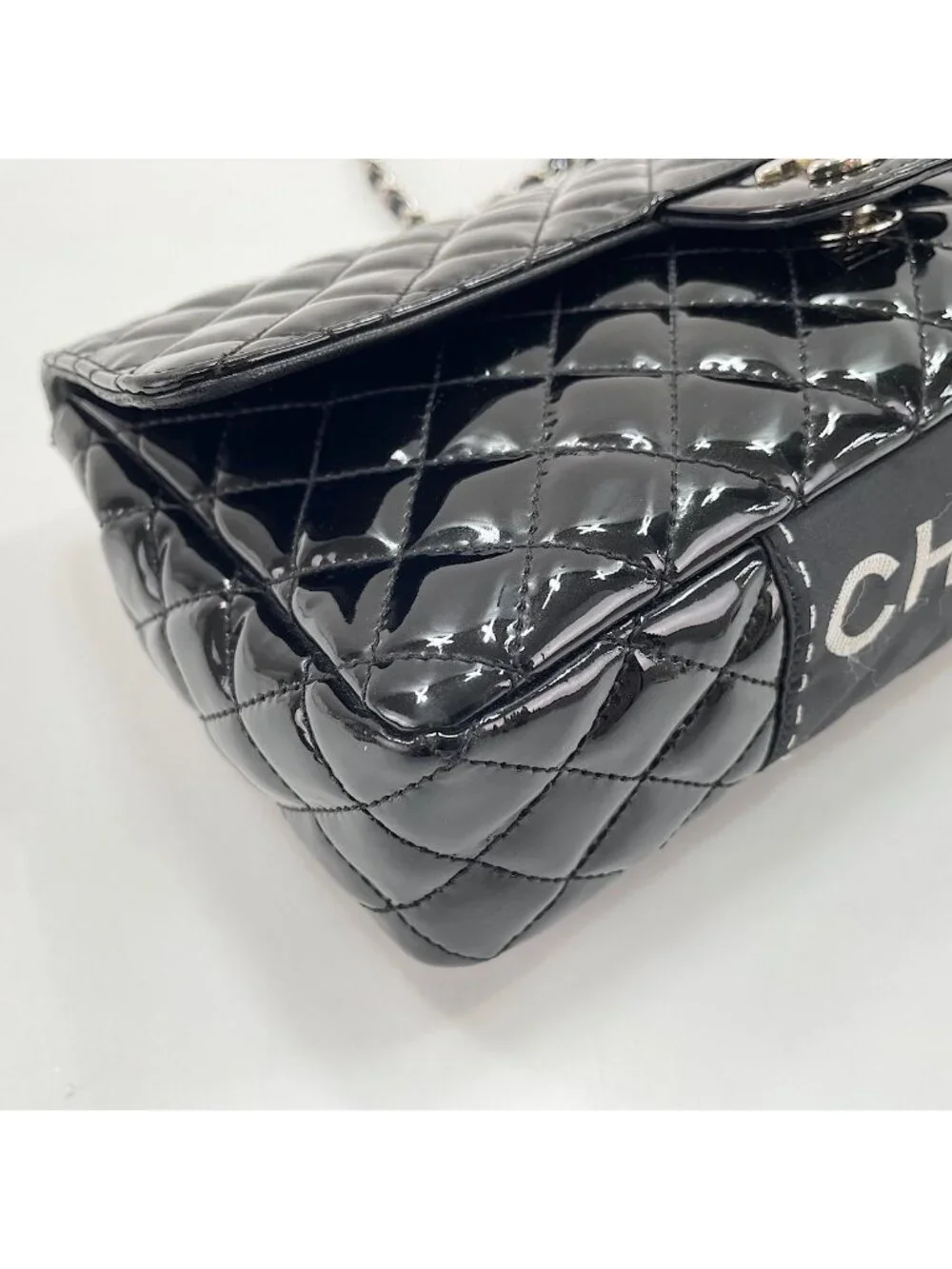 Chanel Shoulder Bag Quilted 25